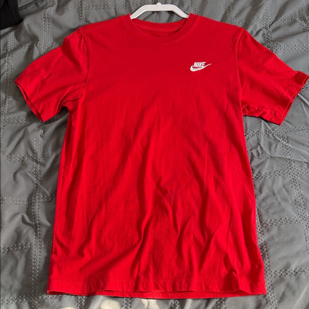 Nike Men's Bold Red Short Sleeve Tee